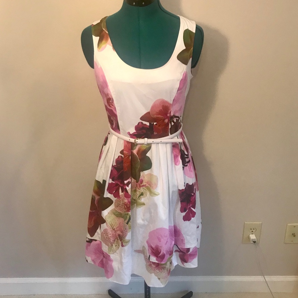 Like new! Dana Buchman floral fit and flare dress - Picture 1 of 6